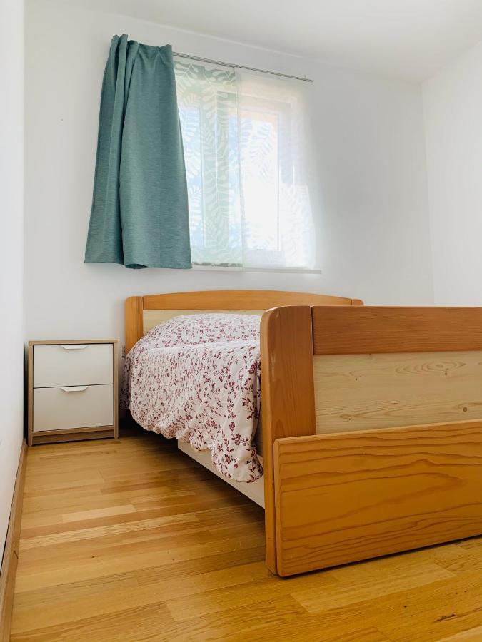 Apartman Marley Apartment กอสเตรนา ภายนอก รูปภาพ