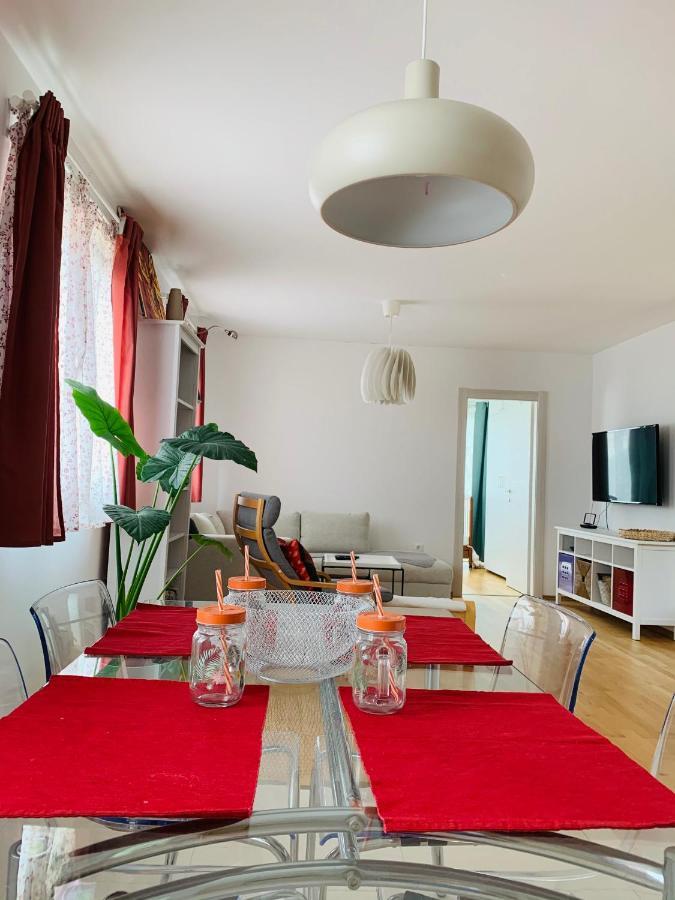 Apartman Marley Apartment กอสเตรนา ภายนอก รูปภาพ