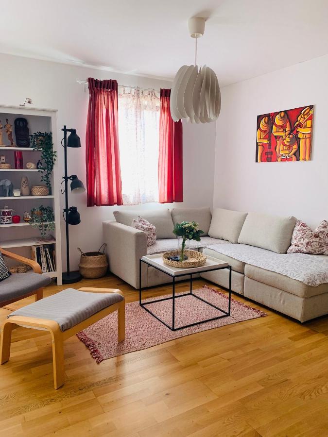 Apartman Marley Apartment กอสเตรนา ภายนอก รูปภาพ