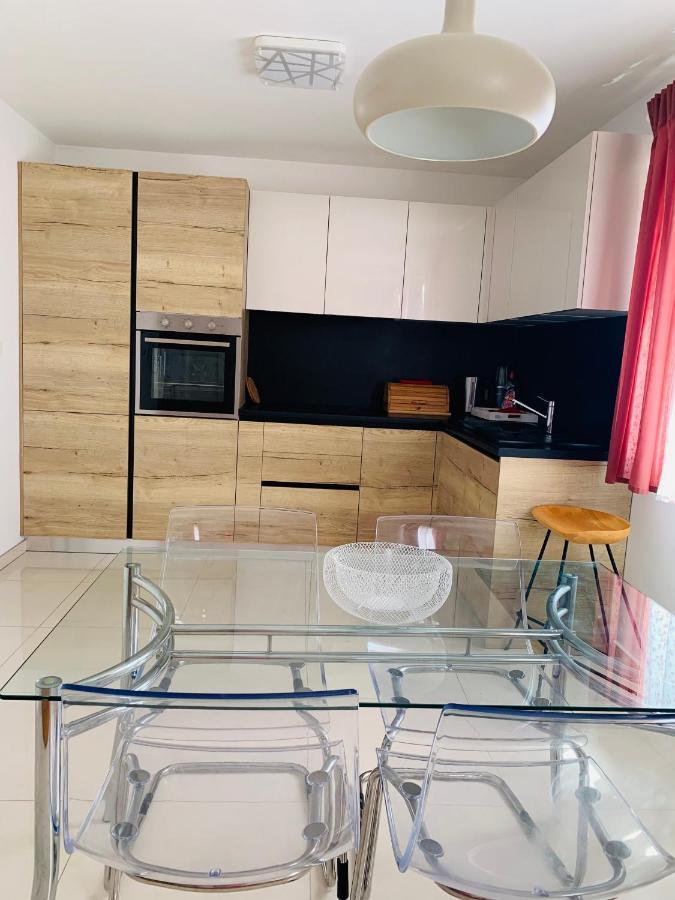 Apartman Marley Apartment กอสเตรนา ภายนอก รูปภาพ