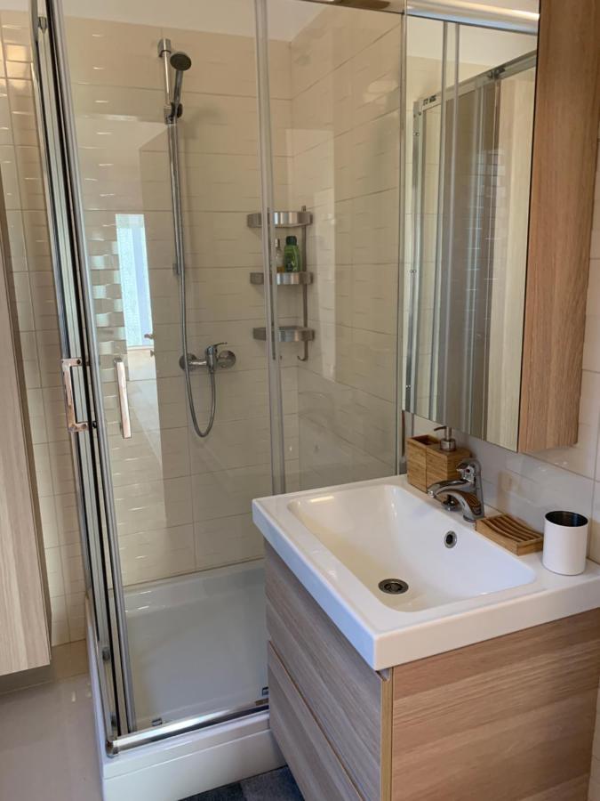 Apartman Marley Apartment กอสเตรนา ภายนอก รูปภาพ
